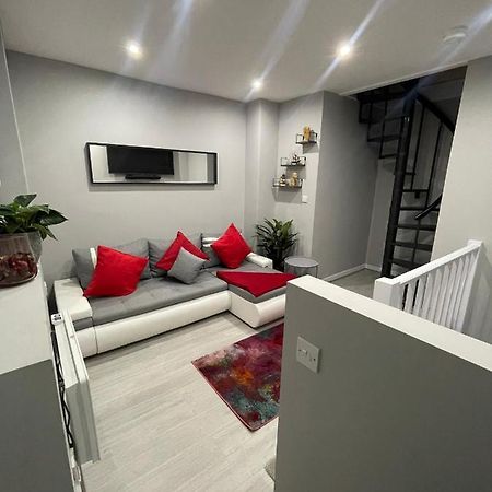 Unique Duplex Apartment Free Parking Free Wi-Fi 6 Minutes From Leeds City Centre Eksteriør billede