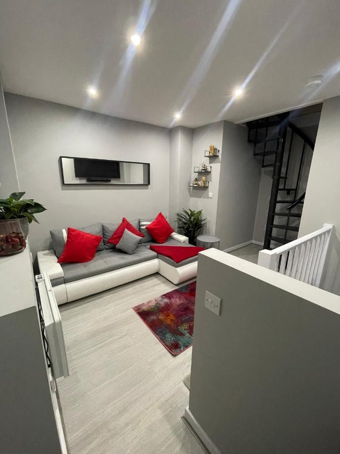 Unique Duplex Apartment Free Parking Free Wi-Fi 6 Minutes From Leeds City Centre Eksteriør billede